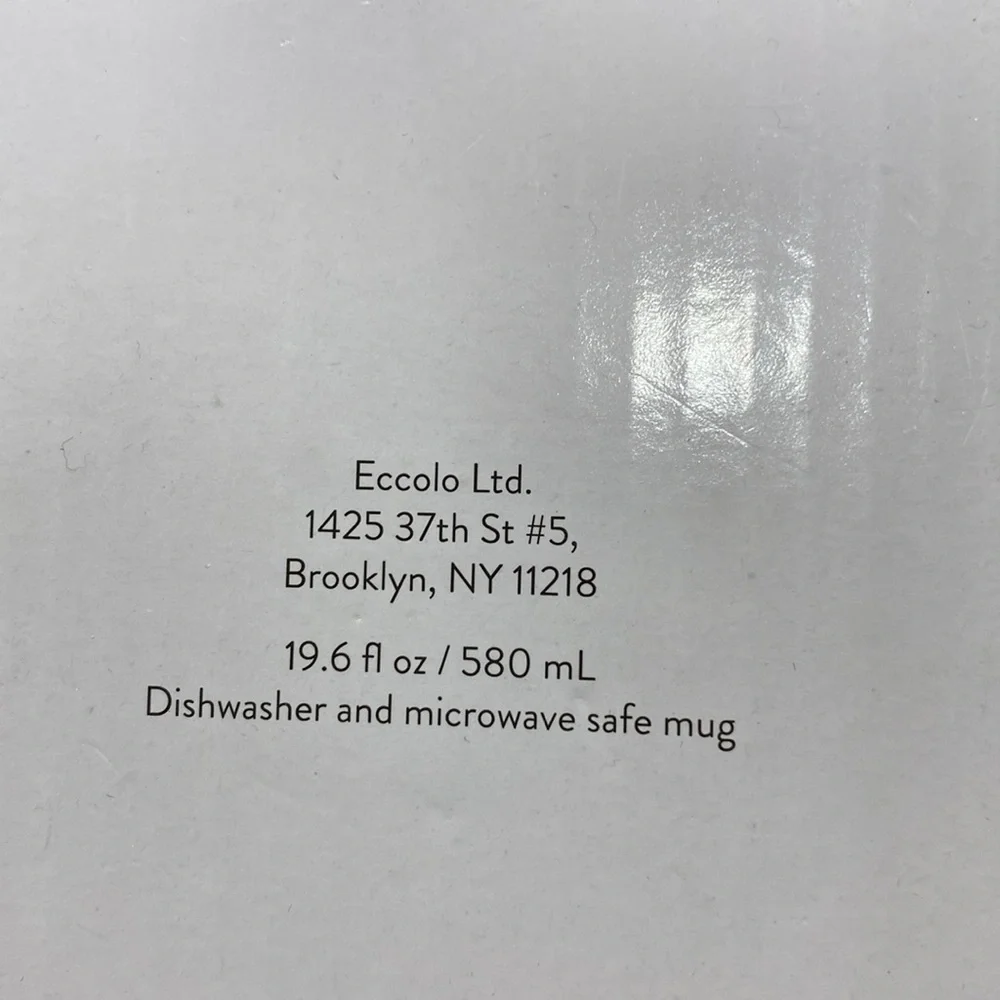 NWT. Eccolo Ltd., 20oz., ceramic mug OC mug with cat toy.